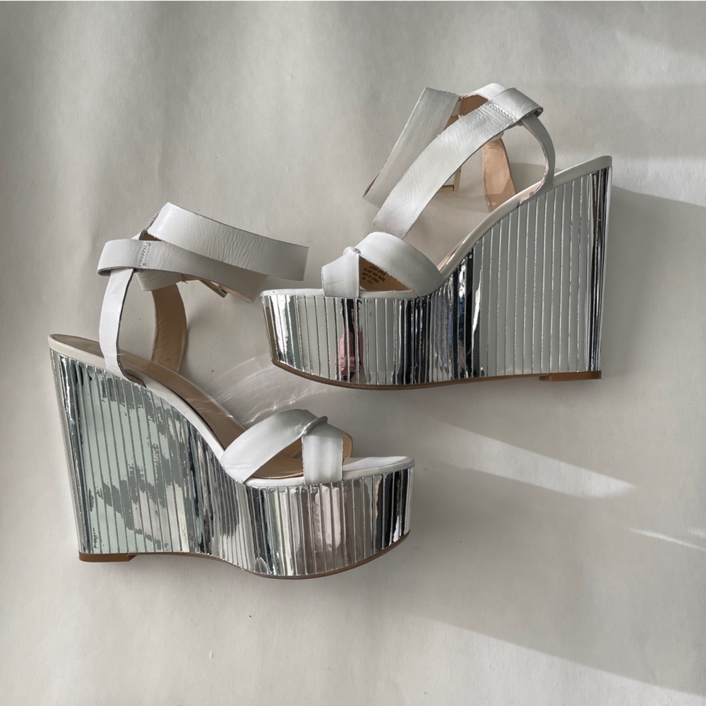 Enzo Angiolini Zamaz Mirrored Wedges Size 7.5 White - Picture 2 of 6